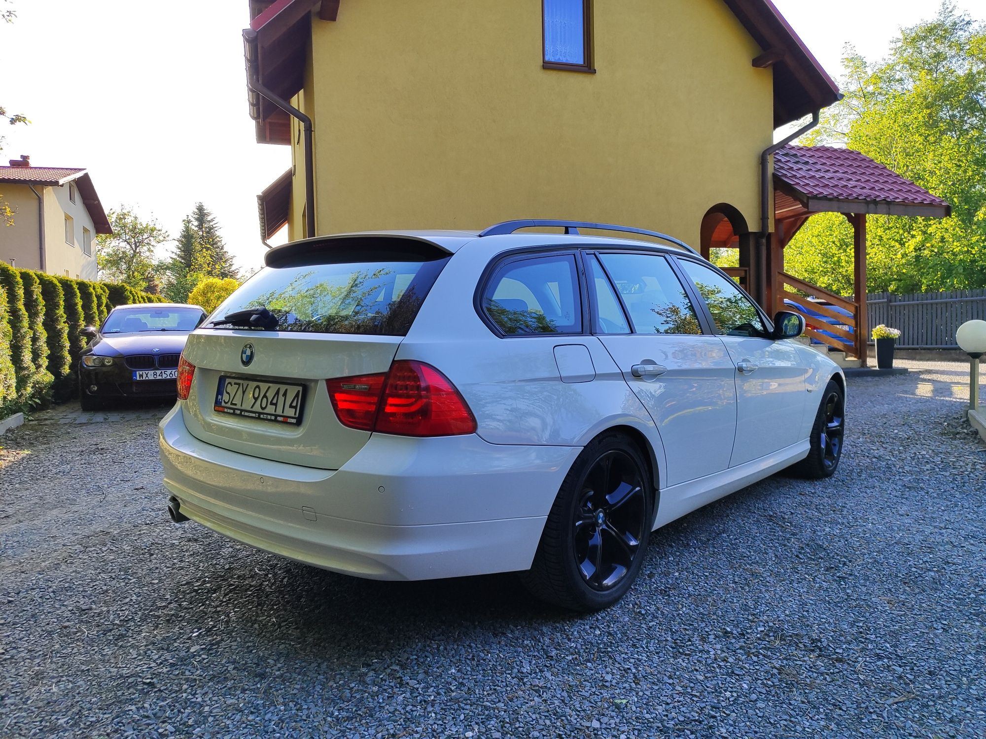 BMW E91 320d XDrive manual Alpinweiss shadowline focal