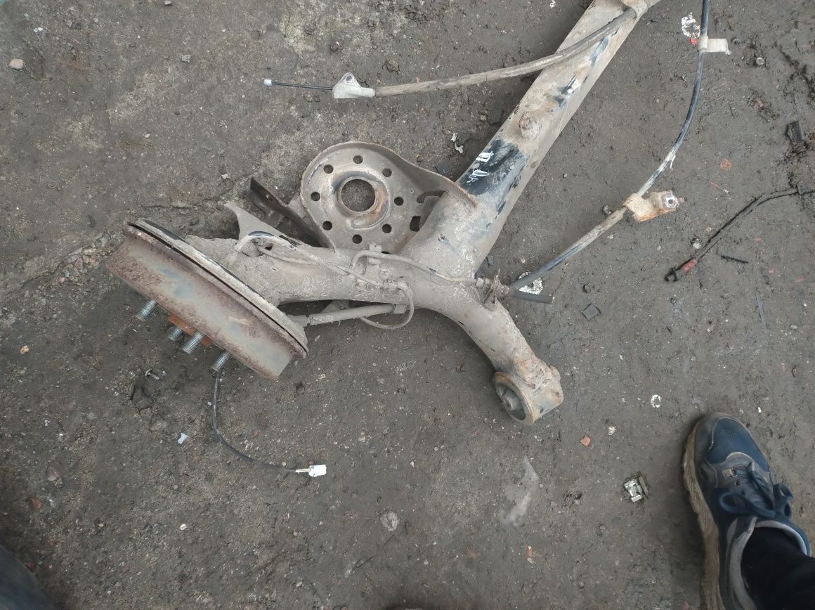 Belka Tylna Koła Bębny Toyota Yaris II Wysyłka