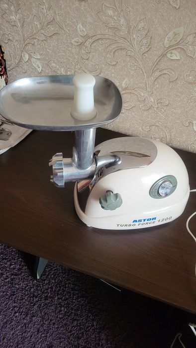 Продаётся  електромясорубка ASTOR TURBO FORCE 1200