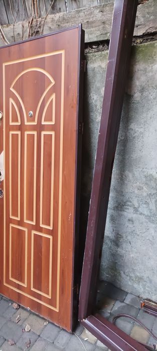 Двері вхідні на запчастини