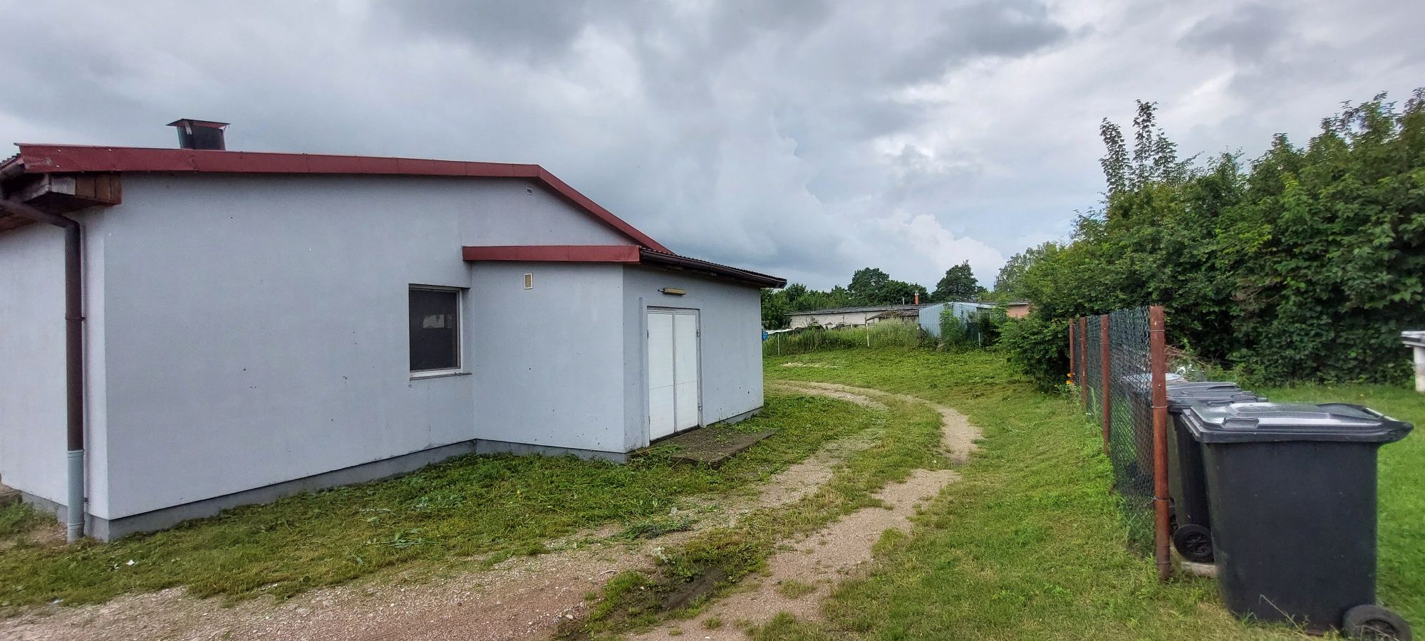 Sprzedaż/Wynajem Sklep/Magazyn/Hala 270m całość lub w części.