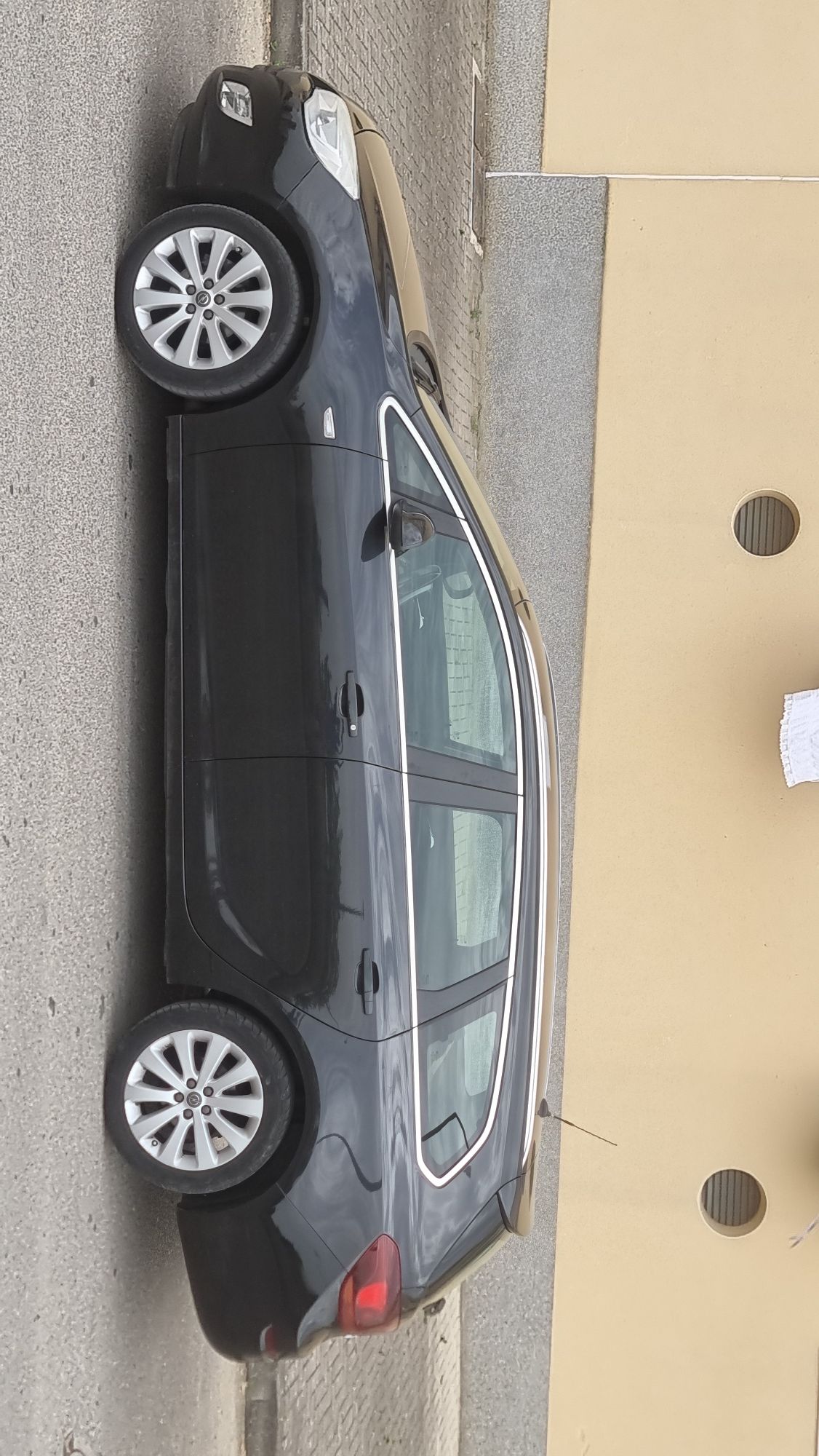 189000km Astra sports tourer 1.3cdti 2012