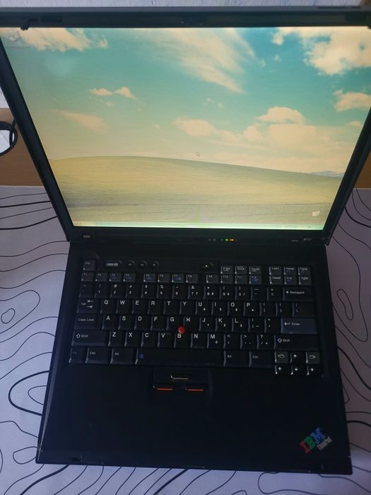 Retro laptop IBM ThinkPad R50e