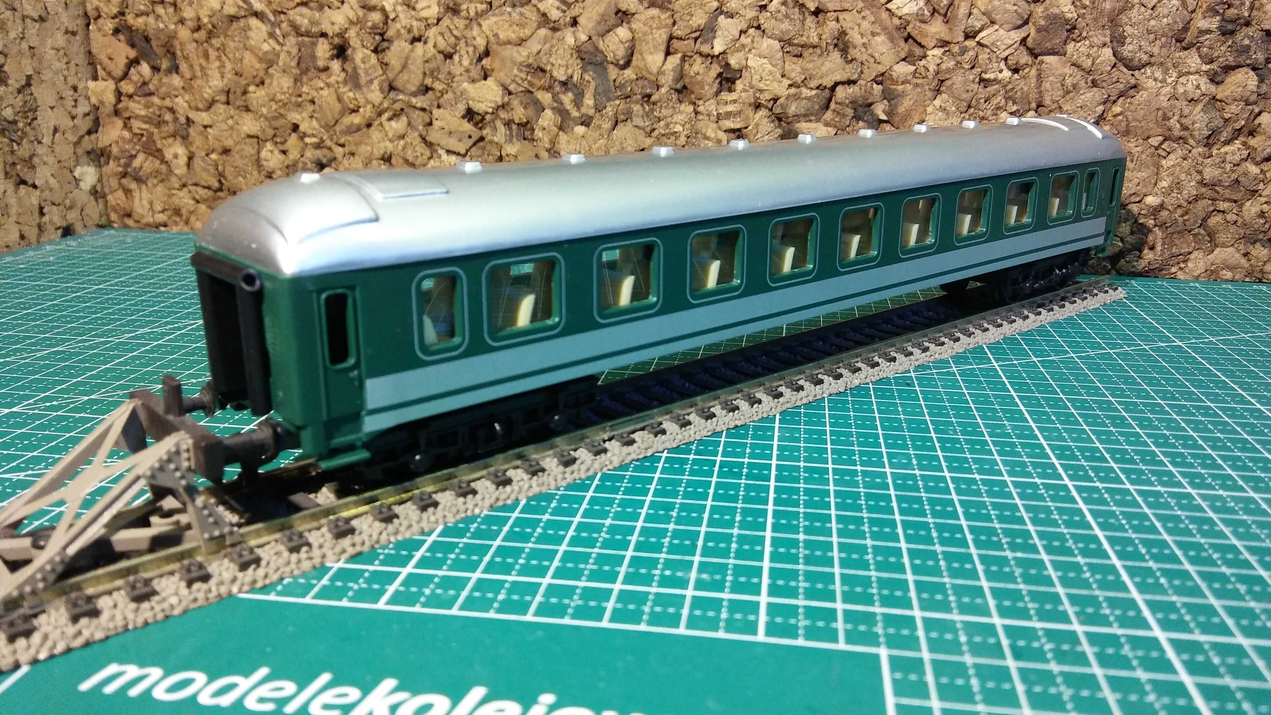 Wagon osobowy Wagony Eaglemoss H0 1:87 do złożenia+tor jak Roco i Piko