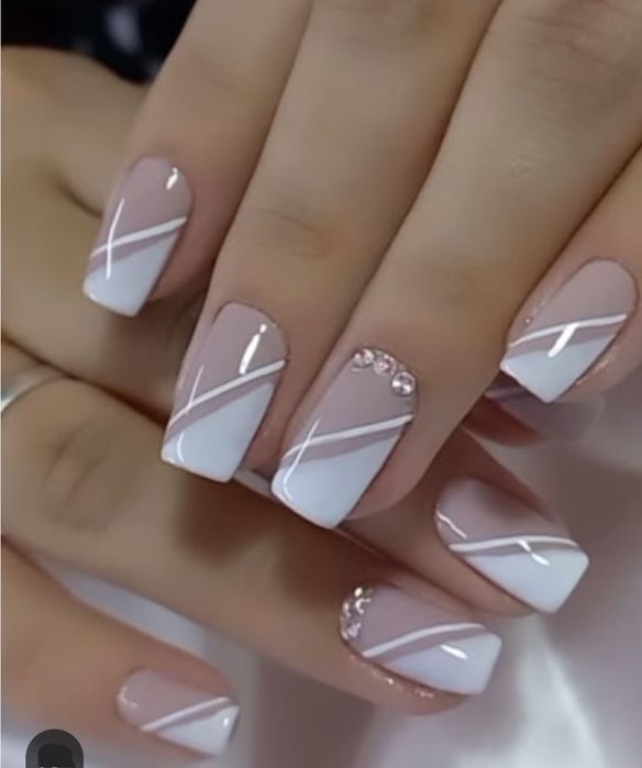Profissional ,manicure,pedicure e depilações.