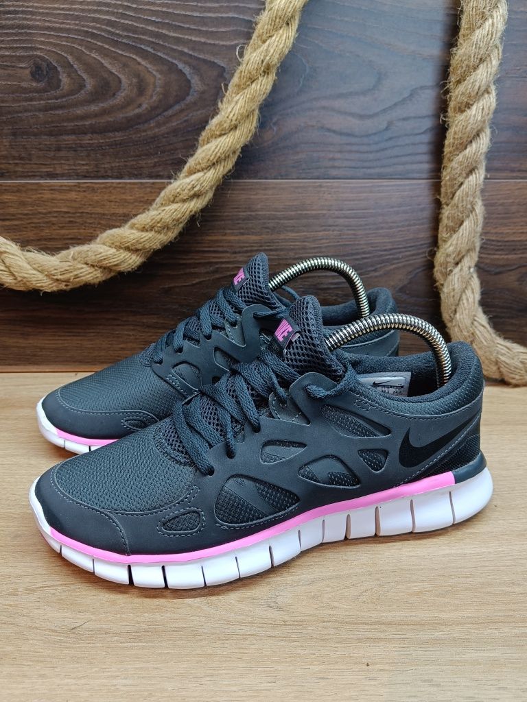 Szare damskie buty sportowe Nike Free Run 2