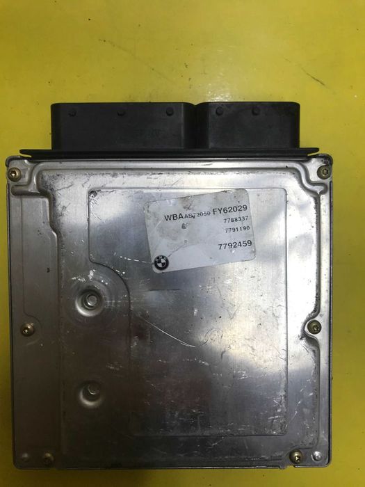 Блок управління двигуном Bmw E46 DDE7791190 0281010565