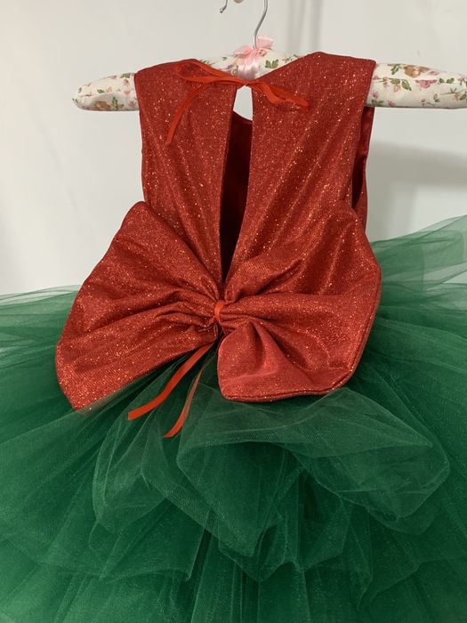 Сукня ялинка на дівчинку 4 роки пишна зелена у садочок на новий рік