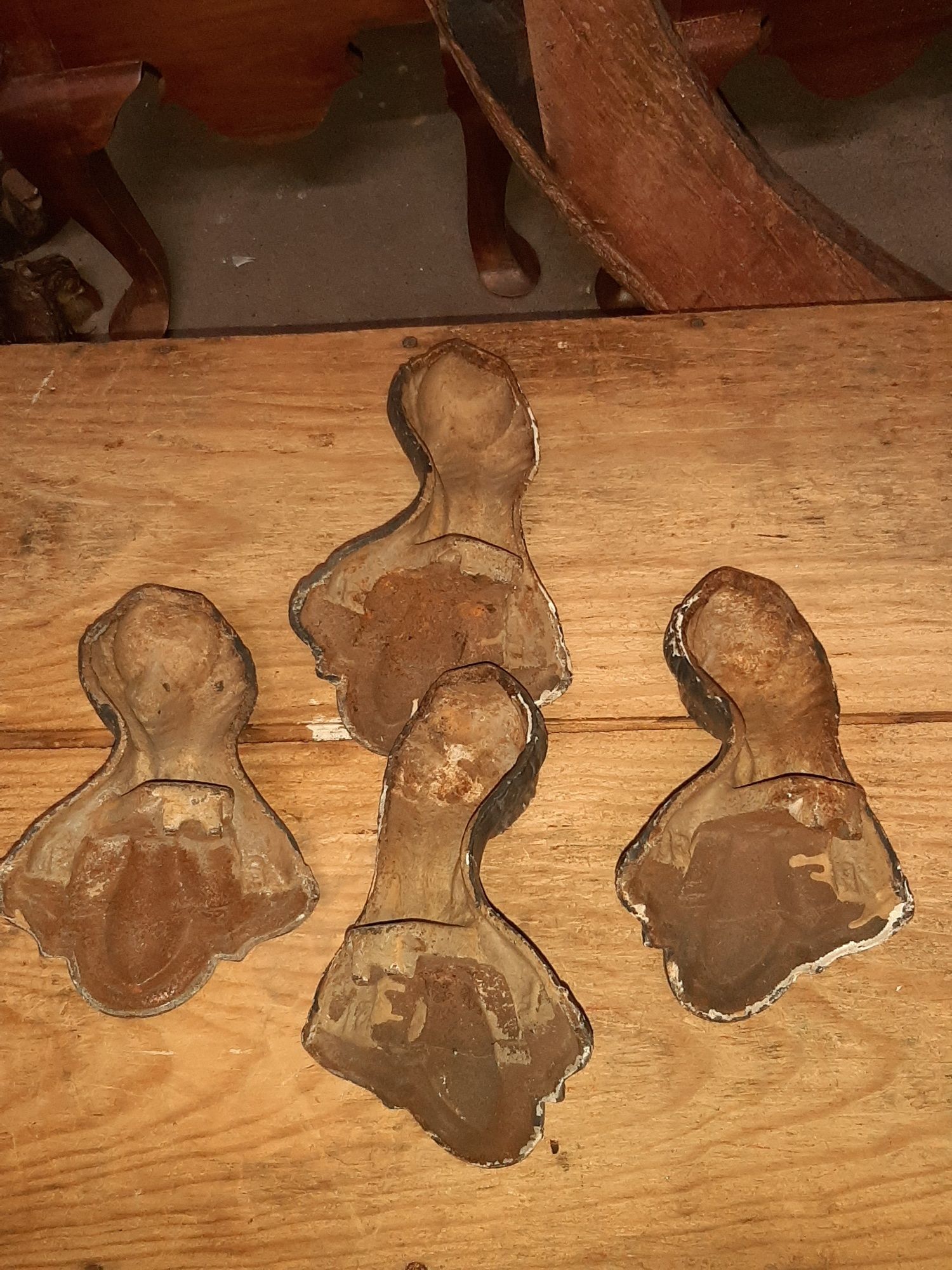 Antigas Garras Em Ferro