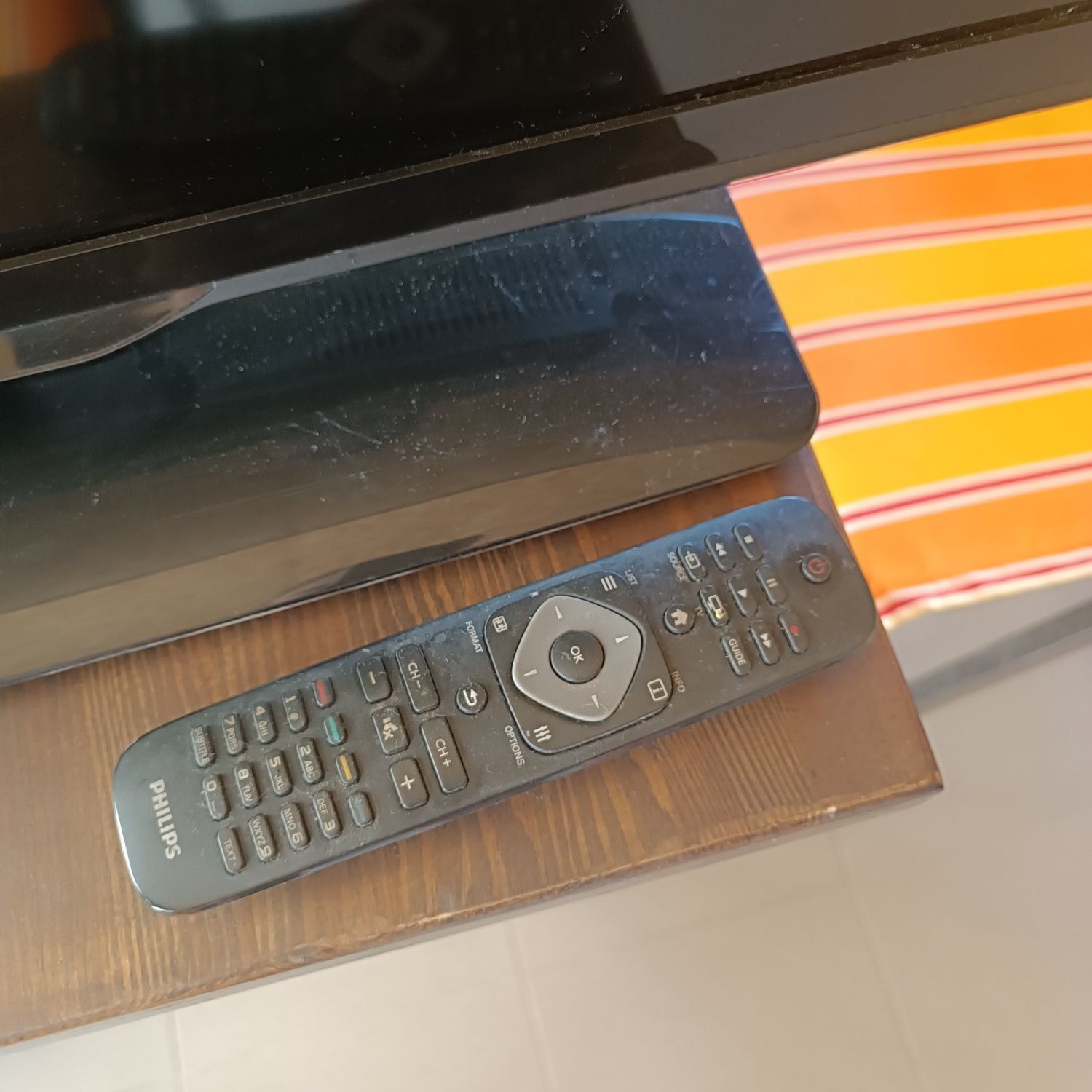 Телевізор  philips 32pfl3158t/12
