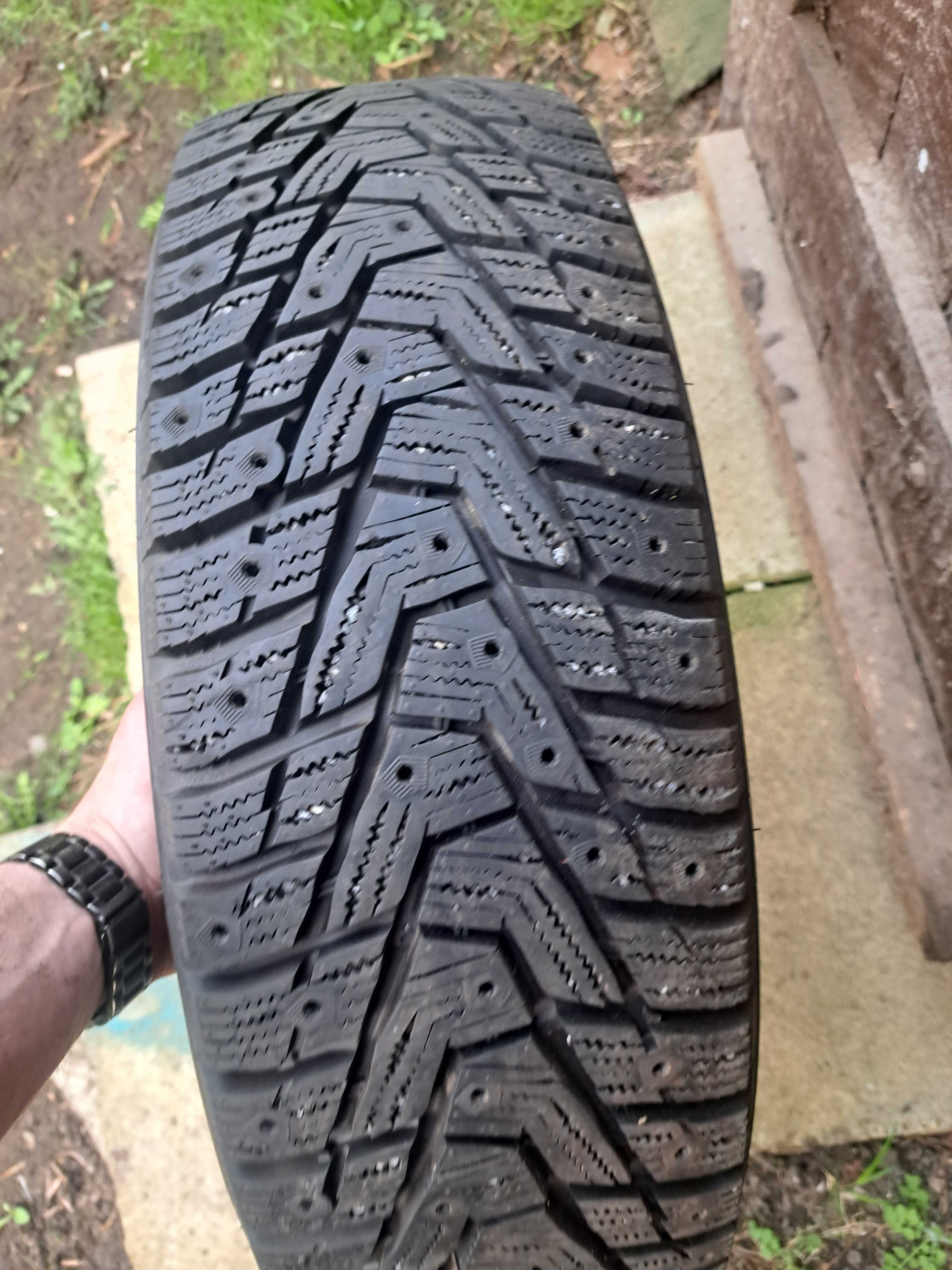 Hankook I*Pike X 215/70/16 100T