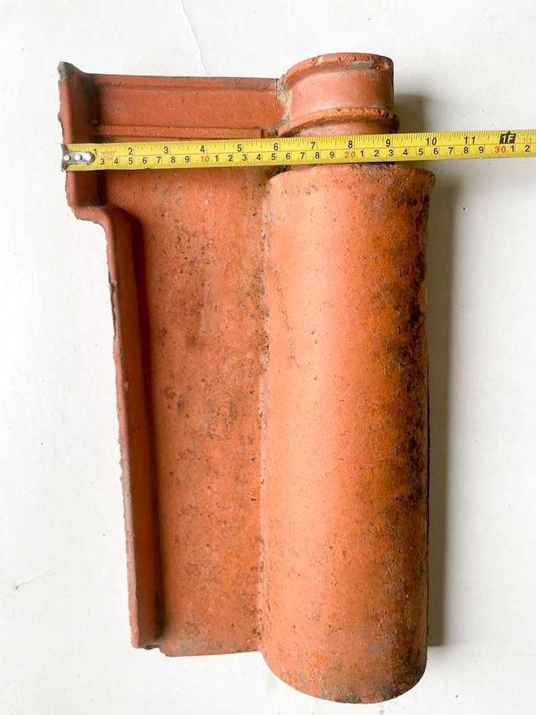 Título: Telha Cerâmica Lusa Usada – Bom estado