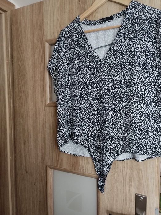 Piękna rozpinana koszula krótki rękaw