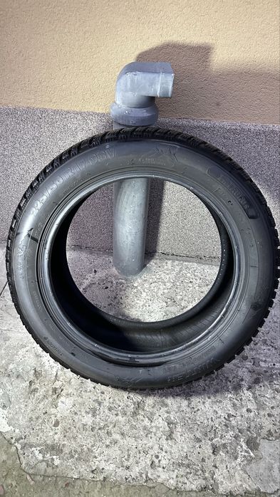 Резина зимова 225/50 R17