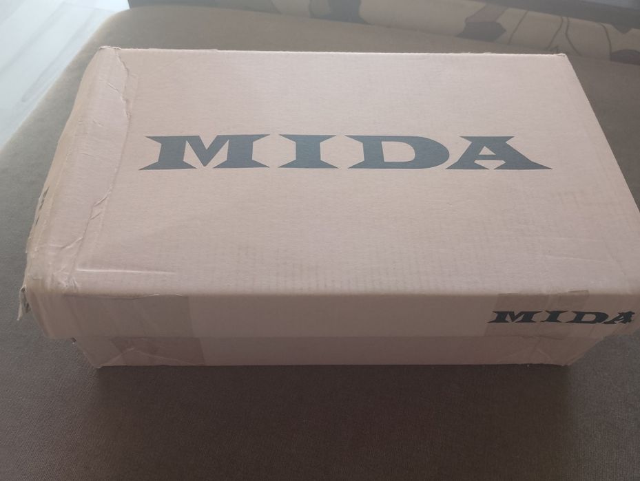 Продам Перетворювач струму інвертор SUREDOM 2000W 12V Модифікований Си