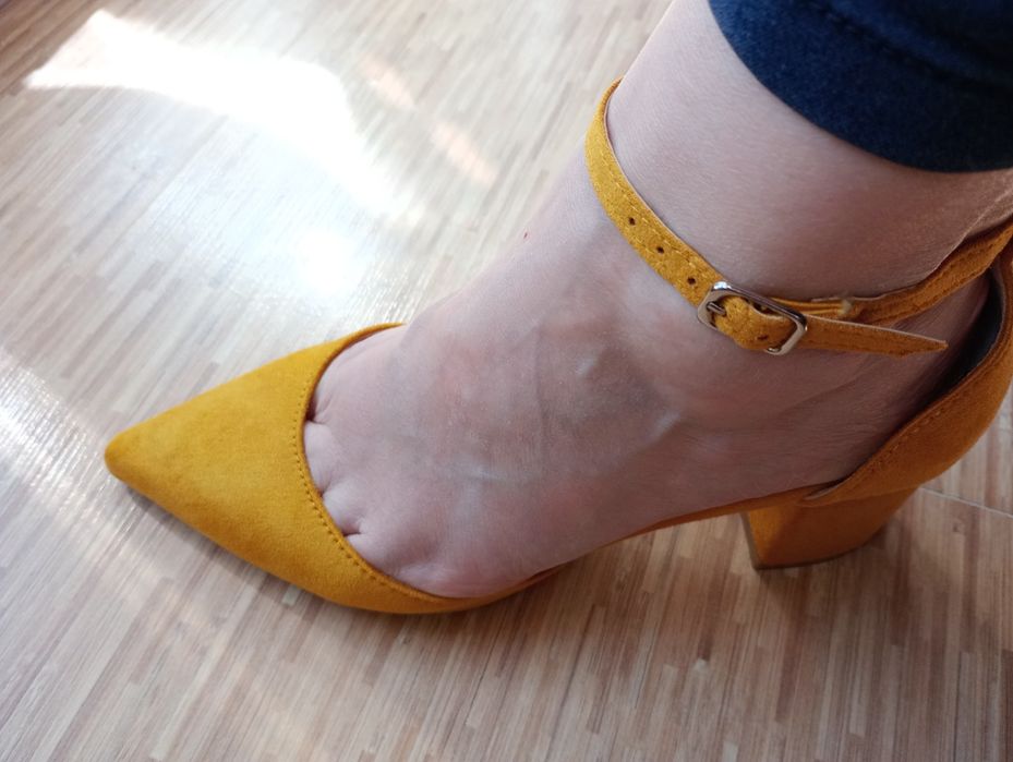 Buty na obcasie NOWE r. 37 żółte