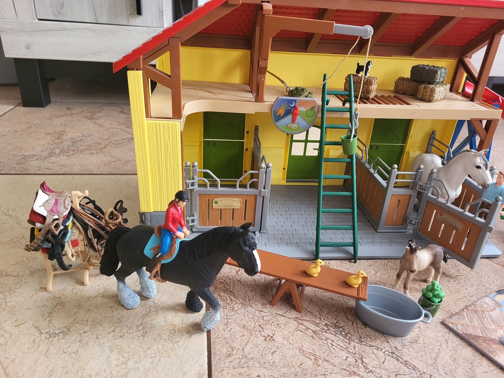Schleich dom stajnia