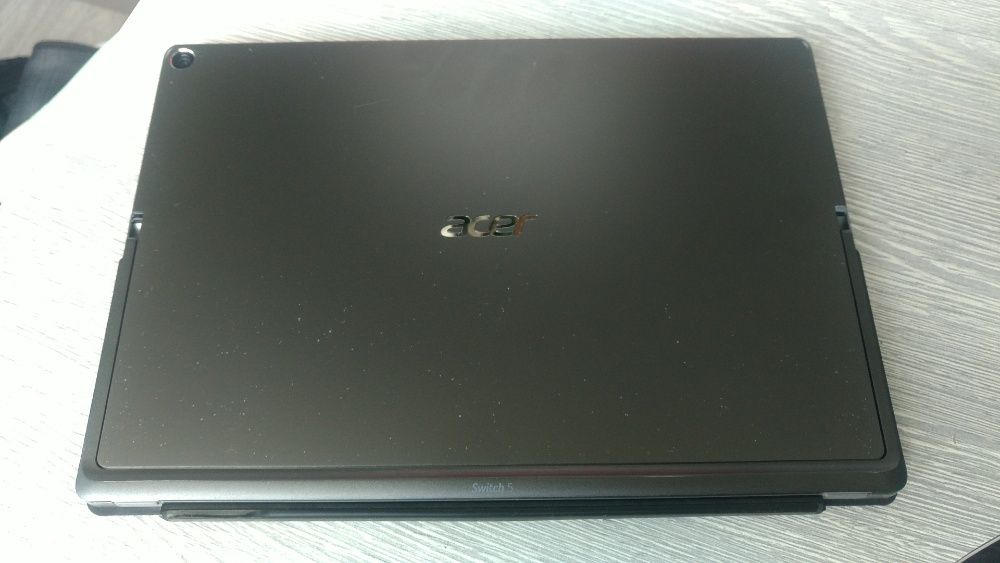 Ультрабук/планшет Acer Switch 5 12"/i5-7200U/8Gb/256Gb /Surface