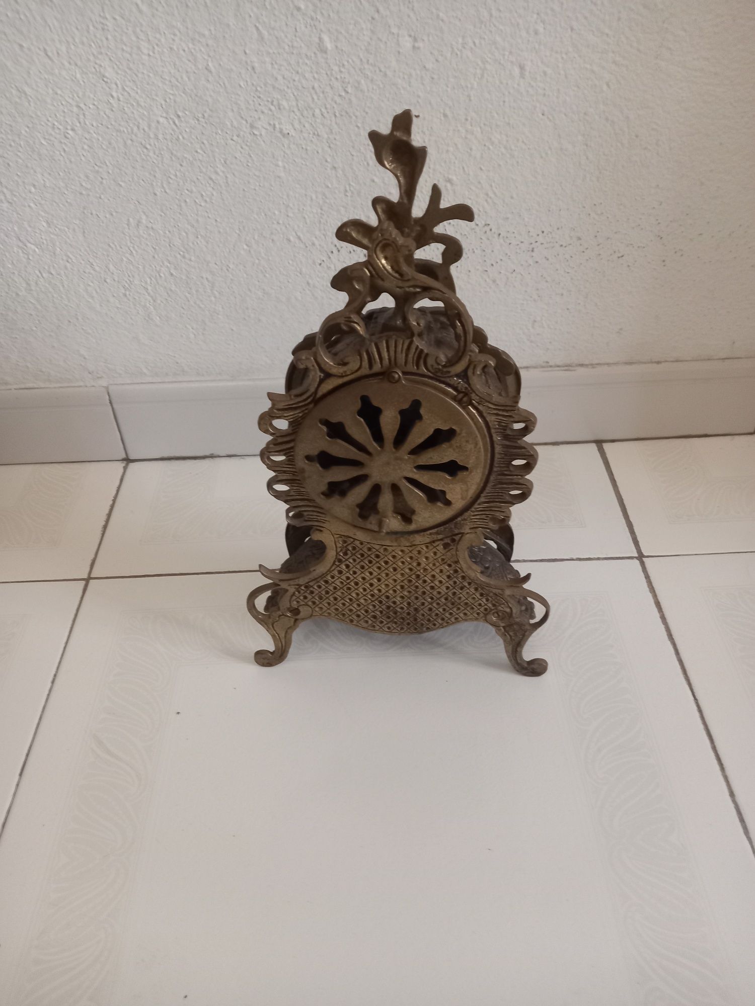 Relógio de mesa antigo
