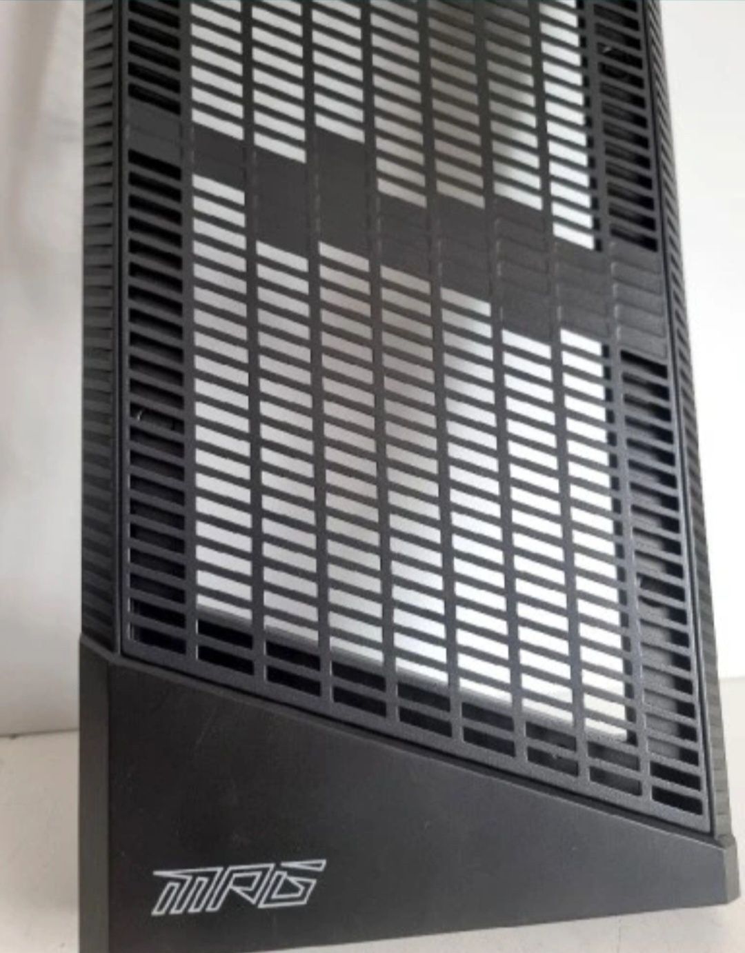 Przedni panel obudowy komputerowej MSI MPG Velox 100P