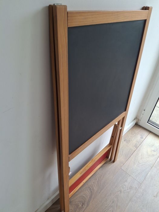 Quadro criança giz e caneta