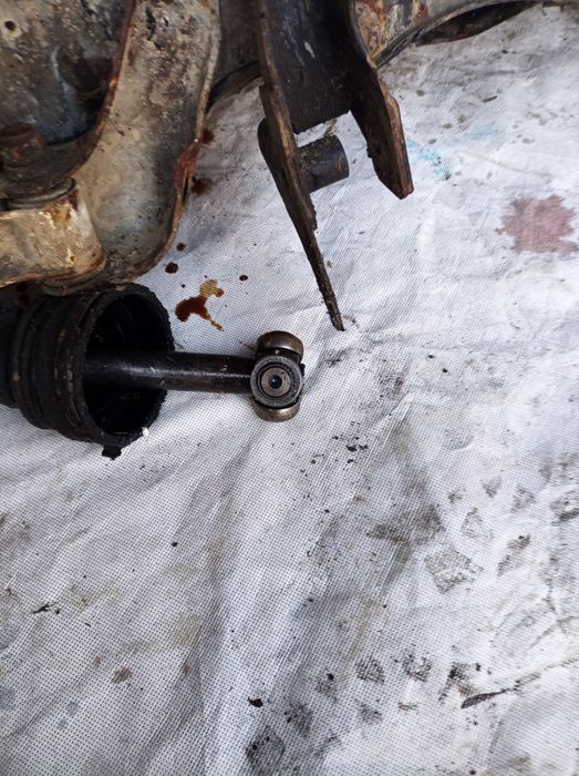 Передня балка Фіат уно