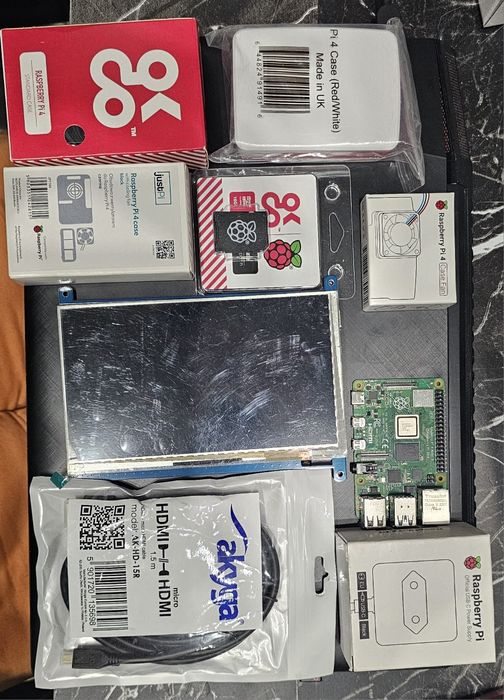 Zestaw Raspberry Pi 4b 4gb + wyświetlacz