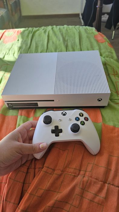 Xbox one s com comando
