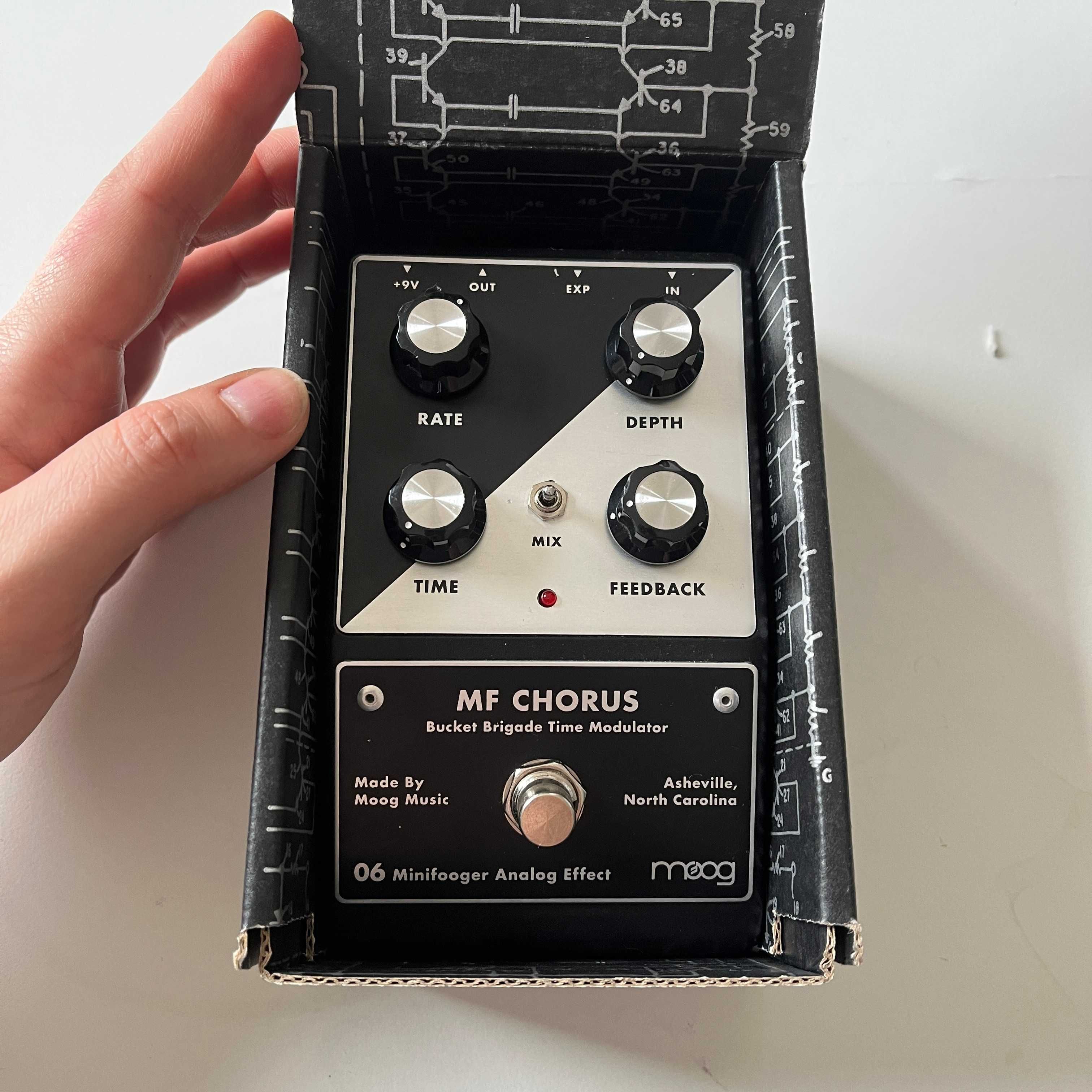 Efekt gitarowy Moog Minifooger MF Chorus