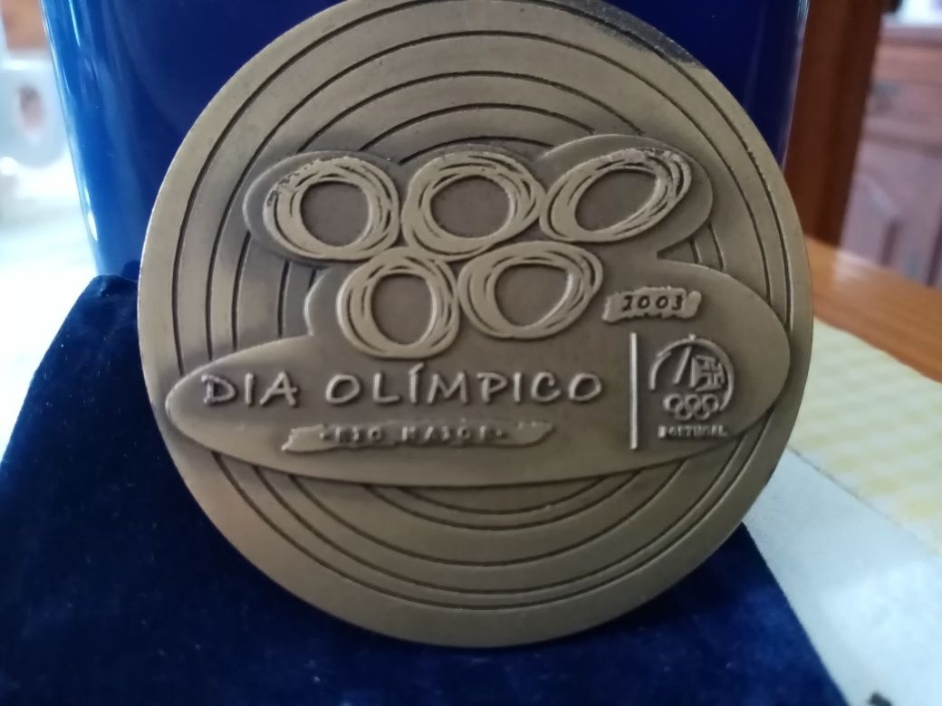 Medalha comemorativa dia olimpico em bronze