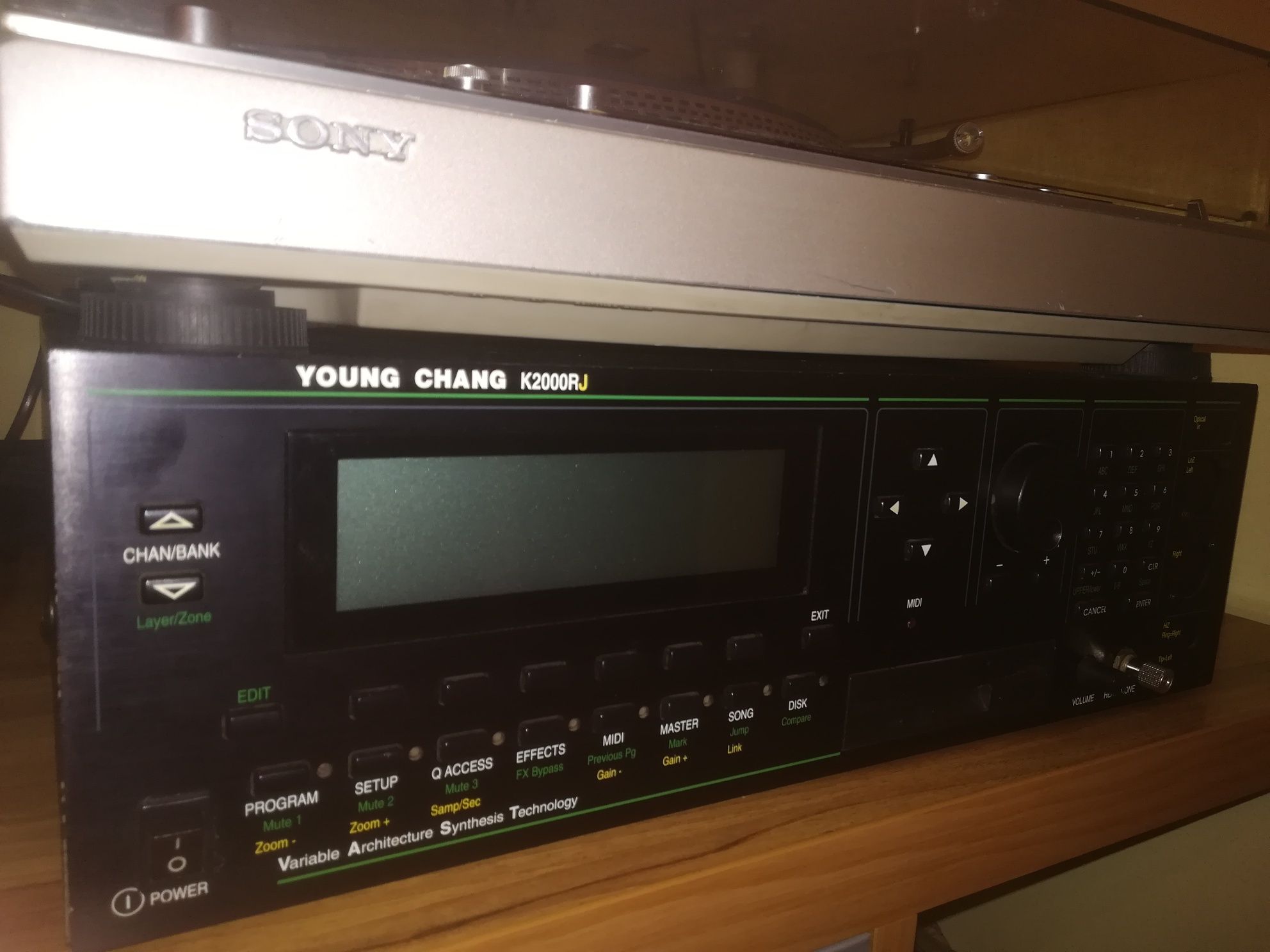 Moduł brzmieniowy, dźwiękowy Kurzweil Young Chang K2000RJ stan bdb.