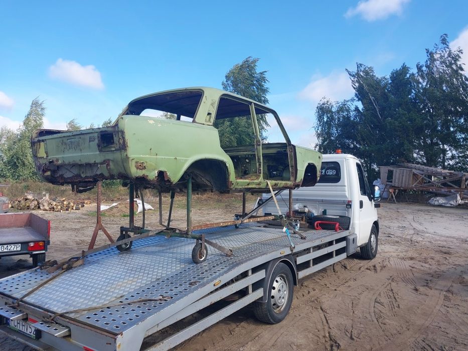 Transport AutoLaweta Pomoc Drogowa Laweta Usługi Transportowe Holowani
