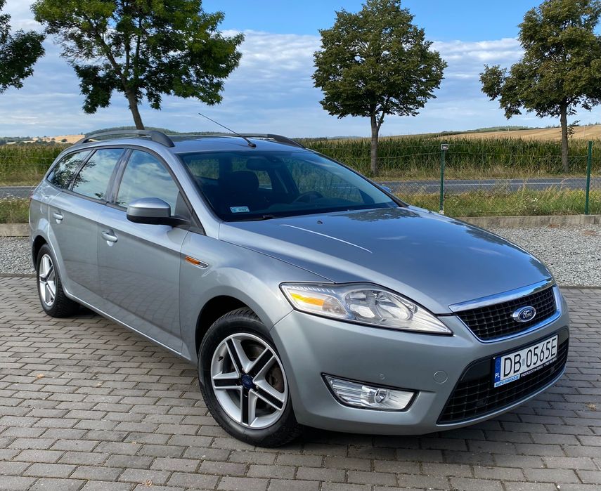Ford Mondeo 1.6 benzyna niski przebieg zadbany