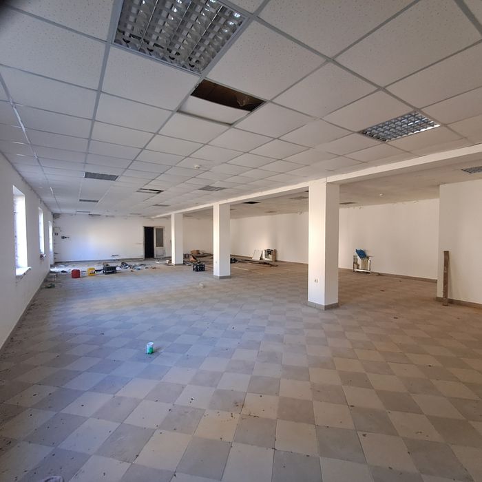 Продам комерційну будову в хорошій локації