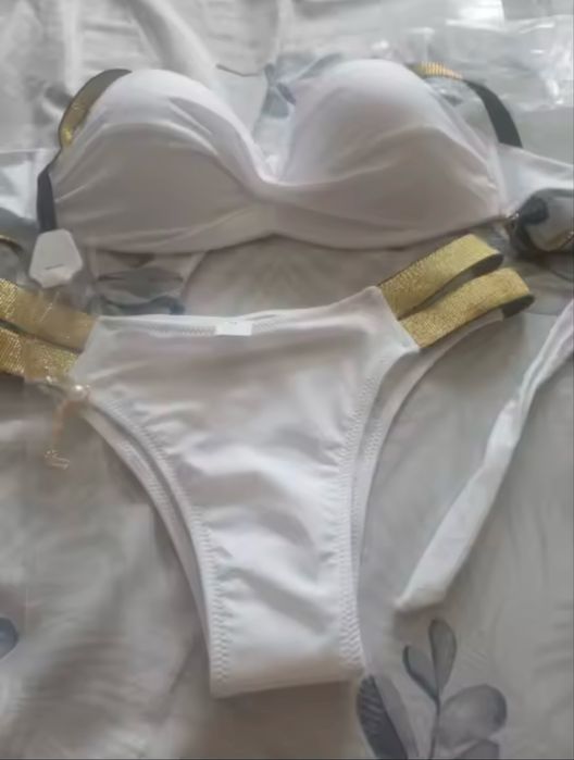 Продам белый купальник бандо Victorias secret