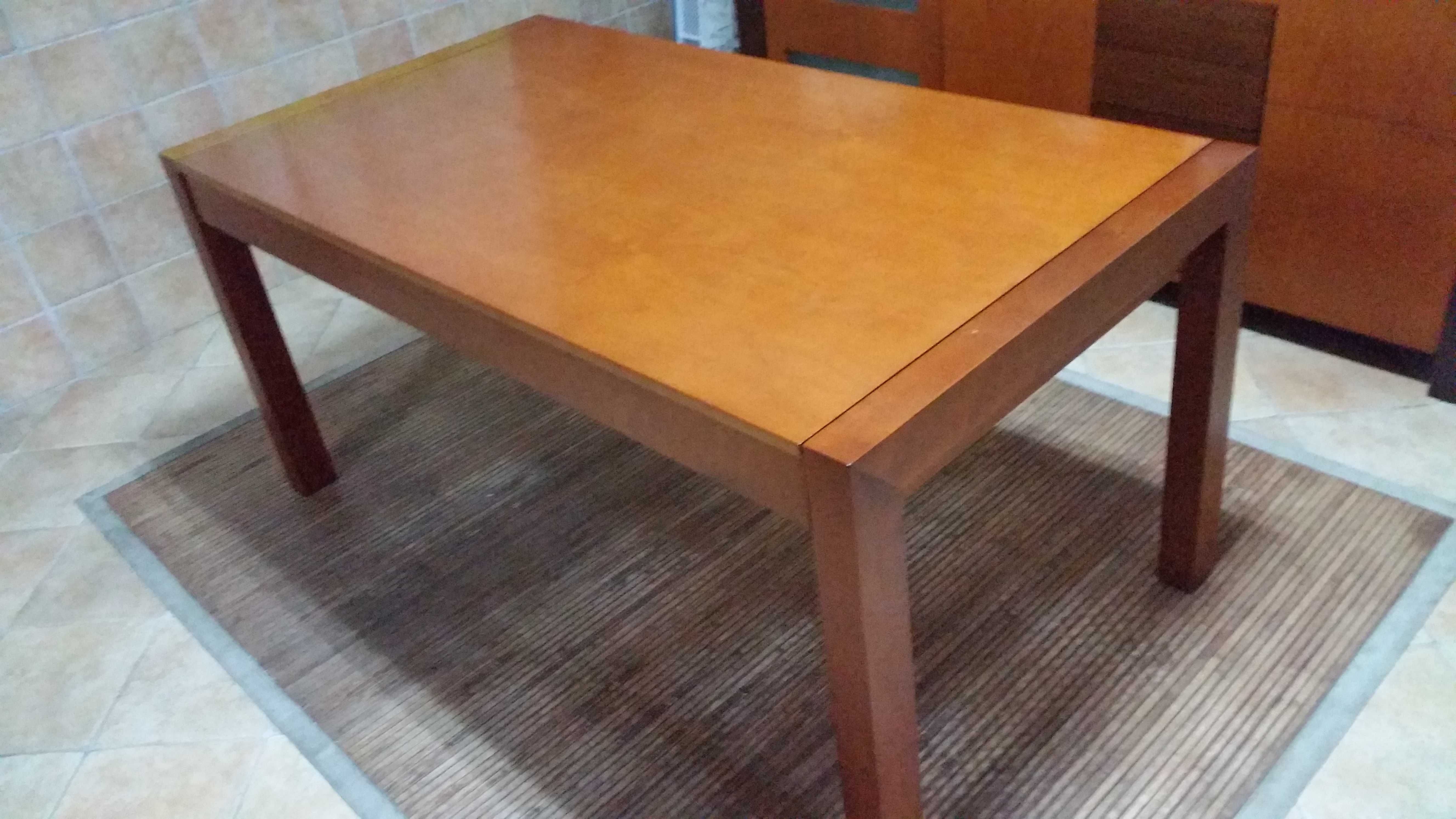 Mesa de Sala ou Cozinha com 6 cadeiras em madeira cerejeira