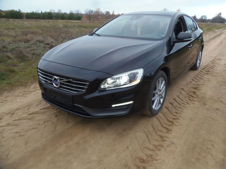 VOLVO S60 II LIFT 2,0D 2015R MASKA DRZWI LAMPY ZDERZAK SILNIK SKRZYNIA W CAŁOŚCI NA CZĘŚCI DAWCA KOD LAKIERU 452-46