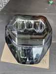 Lampa przód bmw f 900r lekko uszkodzona