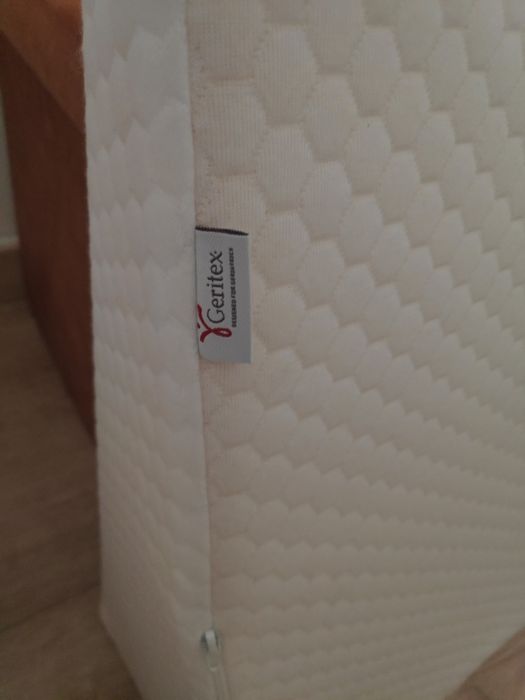 Almofada rampeada anti-refluxo