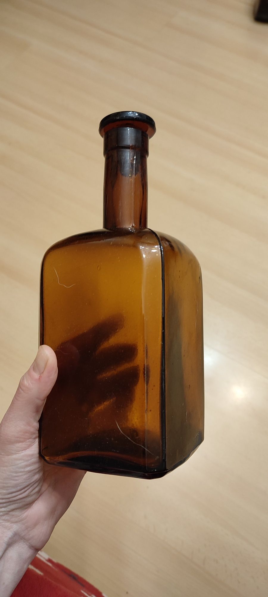 Stara butelka apteczna stare szkło.
