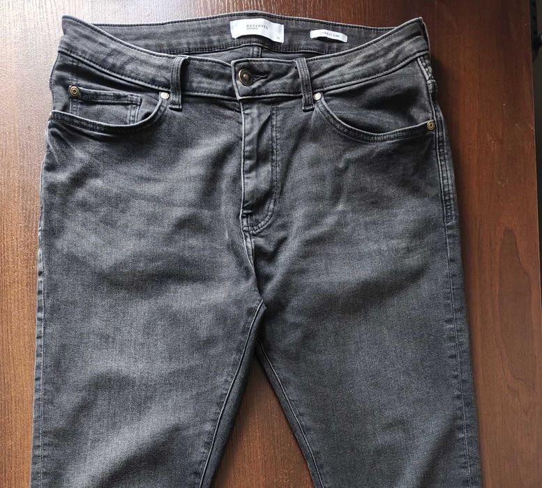 Reserved | Spodnie jeansowe carrot slim czarne
