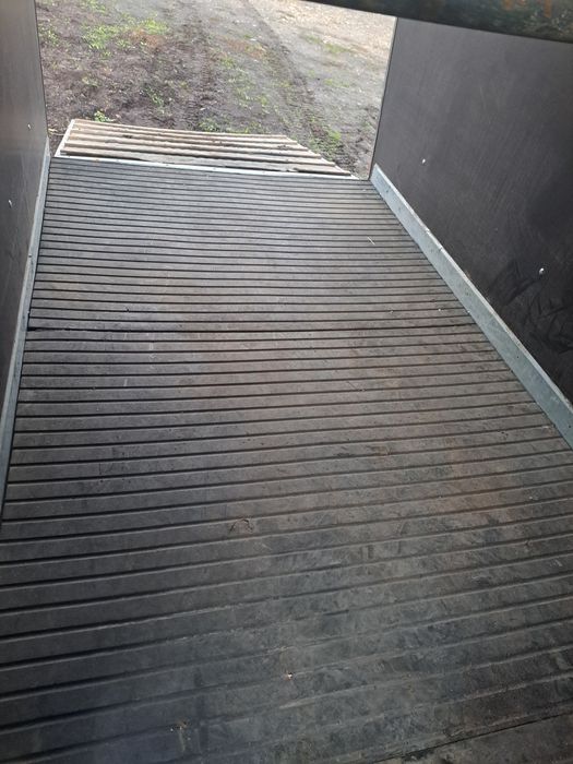 Przyczepka przyczepa do przewozu zwierząt koni super stan