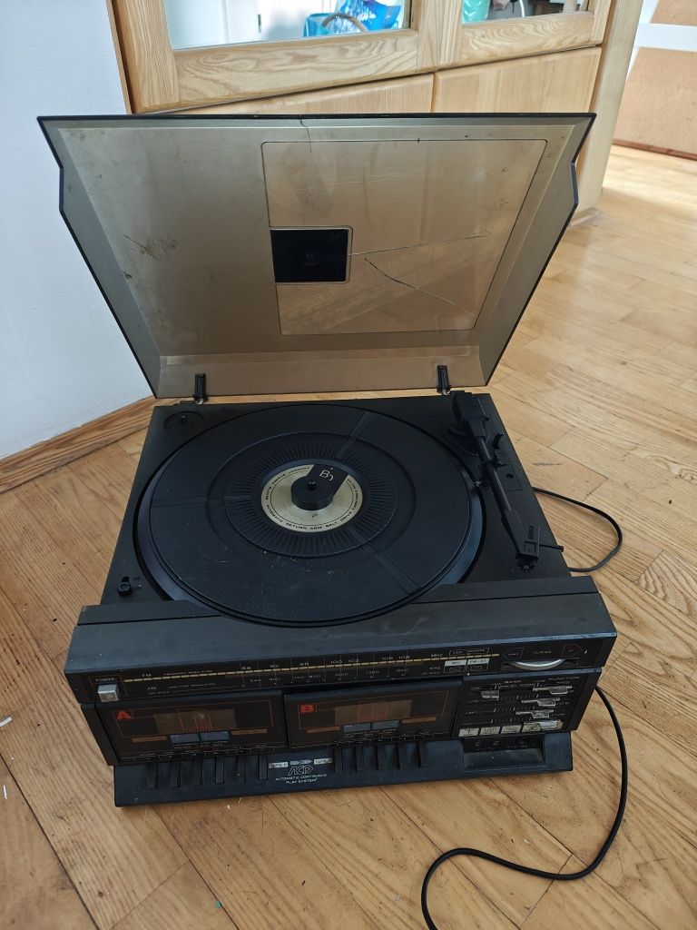 Gramofon radio.  .