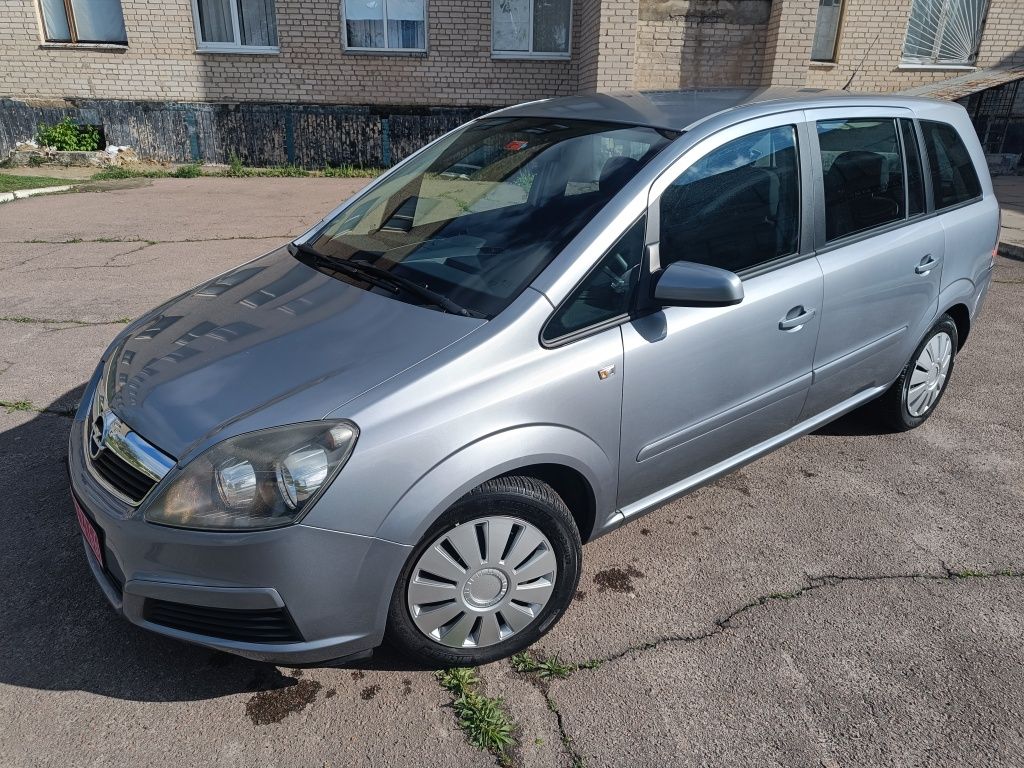 Opel Zafira 1.6 MPI бензин