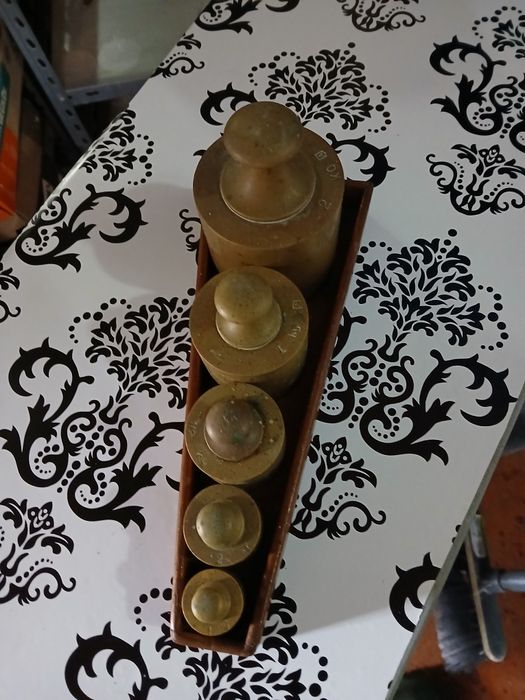 Conjunto de pesos antigos