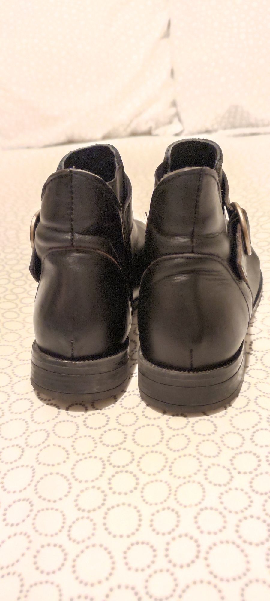 Botas de pele pretas