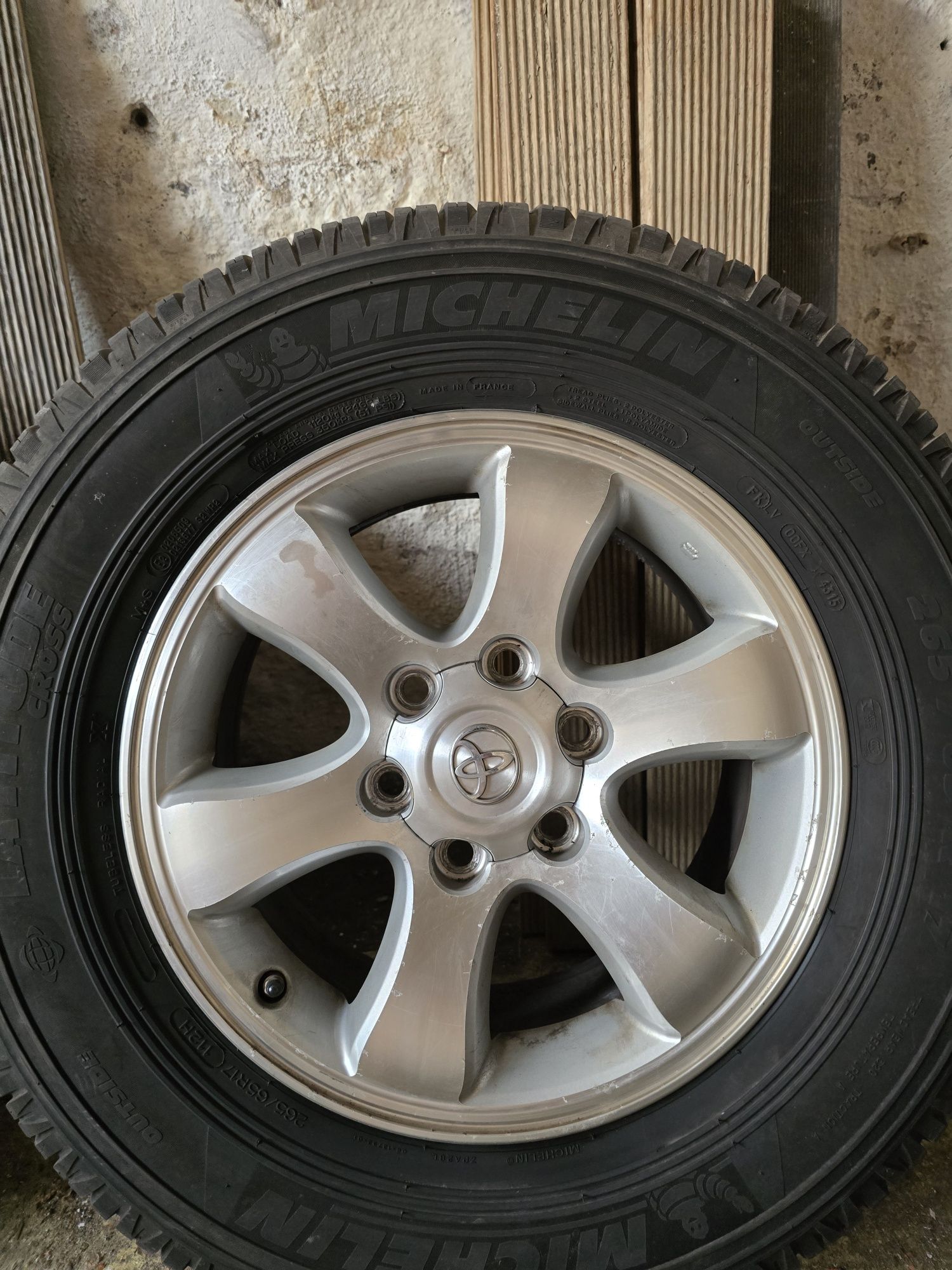 Jantes jipe Toyota 17'' + pneus Michelin