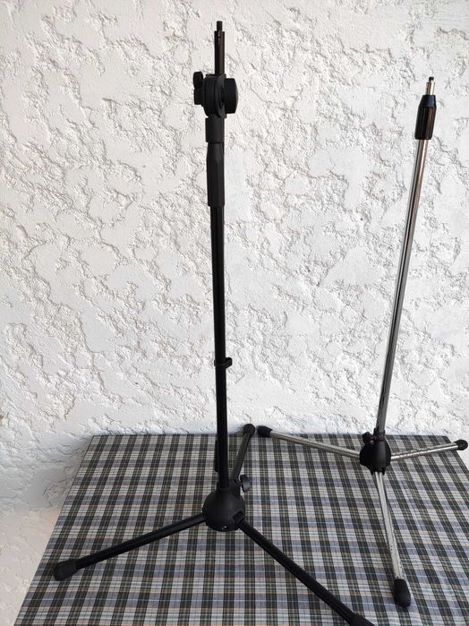 2 Tripés para Microfone (P / Peças)