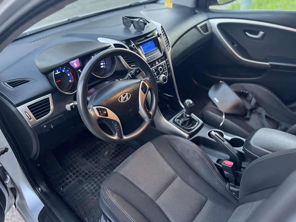Hyundai I30 1.6crdi kombi. Nowe sprzegło.