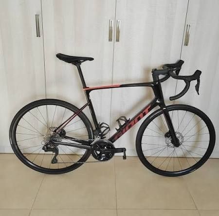 Giant Defy Advanced Pro 1 105 Di2 2024 L + Garmin Edge 1050 + extras